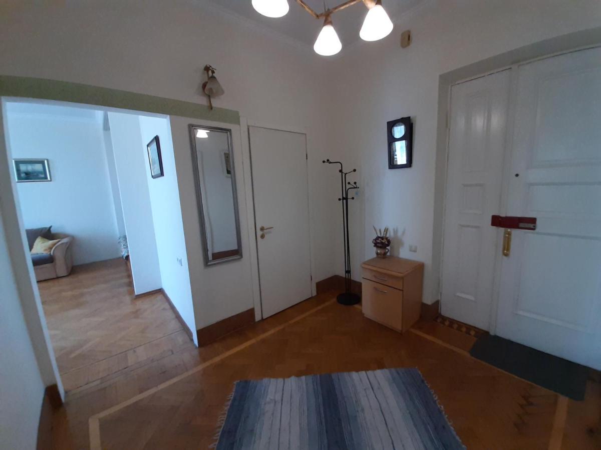Apartment On Hretska 26/28 オデッサ エクステリア 写真