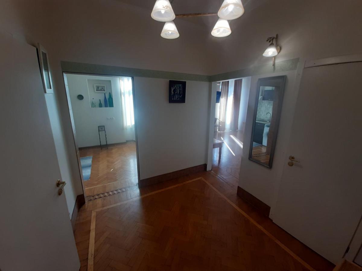 Apartment On Hretska 26/28 オデッサ エクステリア 写真