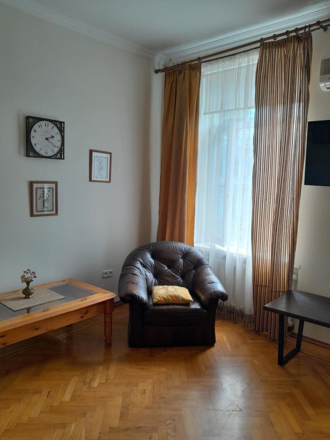 Apartment On Hretska 26/28 オデッサ エクステリア 写真