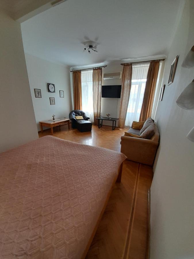Apartment On Hretska 26/28 オデッサ エクステリア 写真